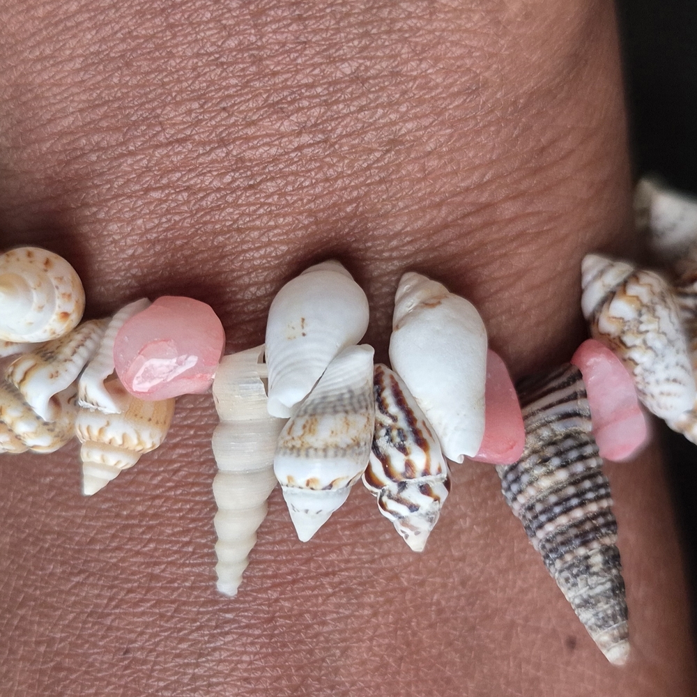Handmade Deep Sea Virginia Beach Seashells And Strawberry Quartz Chips Braclet! - Picture 3 of 6